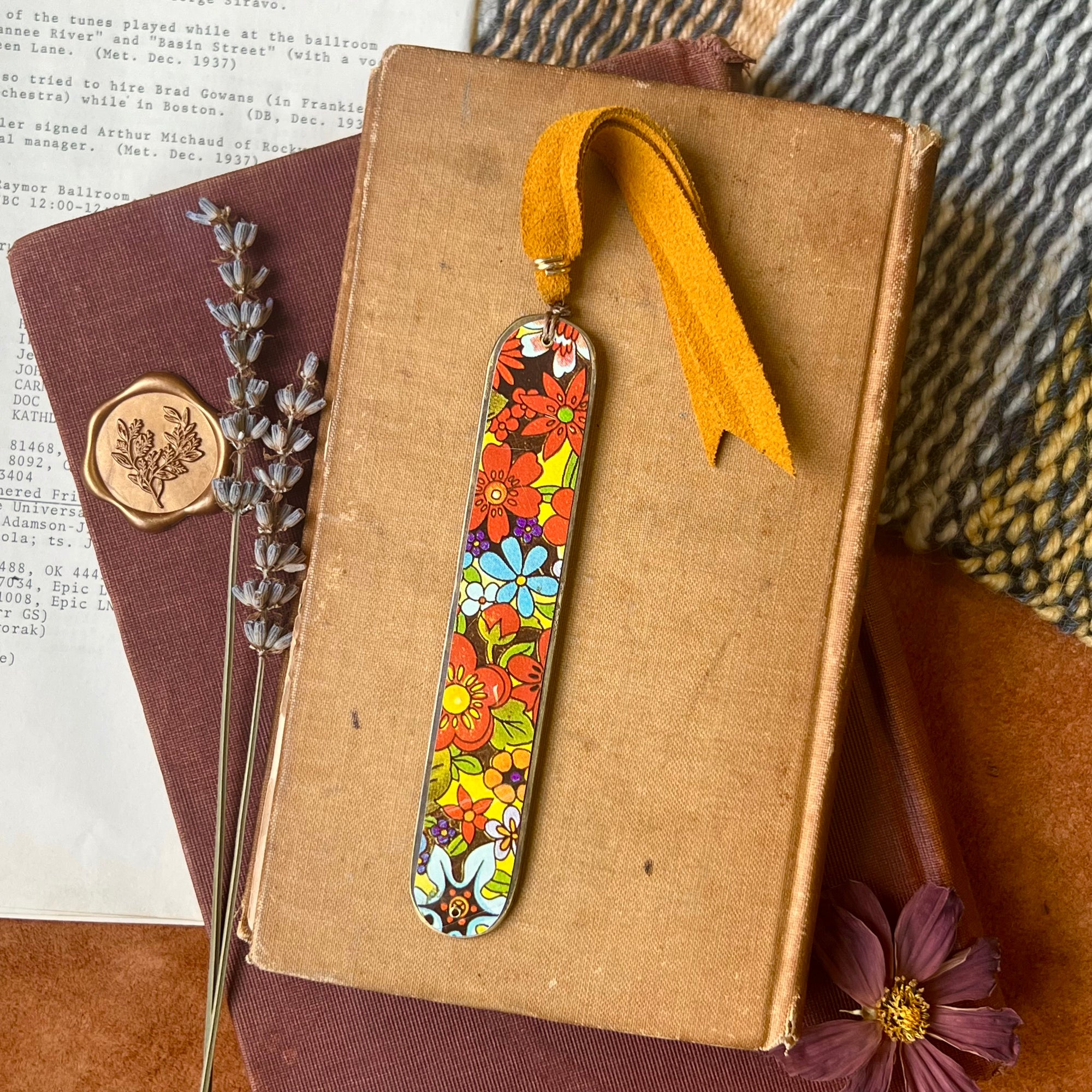 Heirloom Bookmark, Daisy