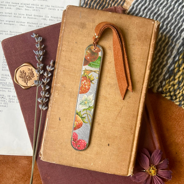 Heirloom Bookmark, Juliet